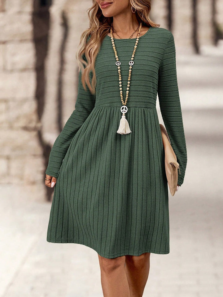 Ladies' Knitted Dress with Long Sleeves and Flattering Waist Cut Mune