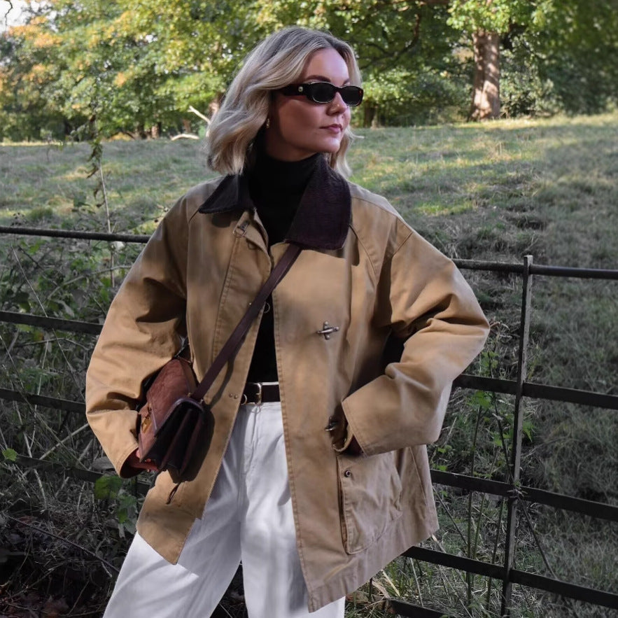 Women's trendy field jacket with cord collar, toggle fastenings and large flap pockets Mune Fashion