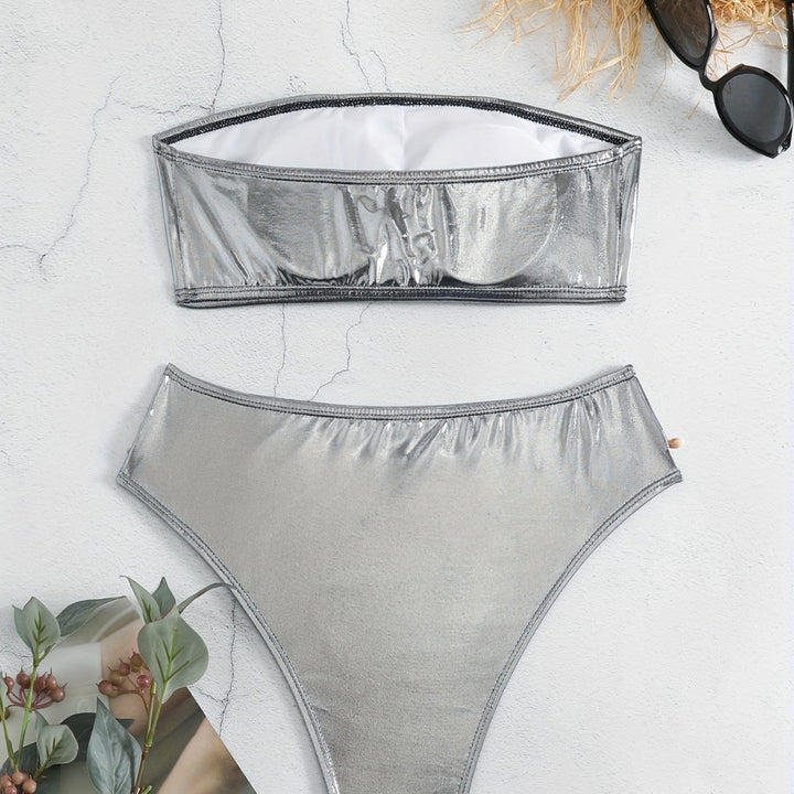 Women's bandeau bikini with elegant glossy look and fashionable shell details Mune Fashion