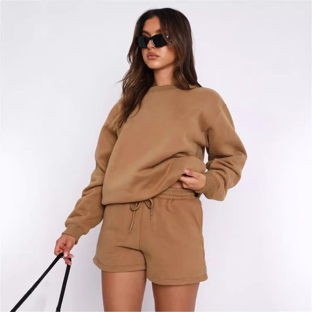 Women Oversized Lounge Set with French Terry Sweatshirt, Round Neck and Loose Sweat Shorts Mune Fashion