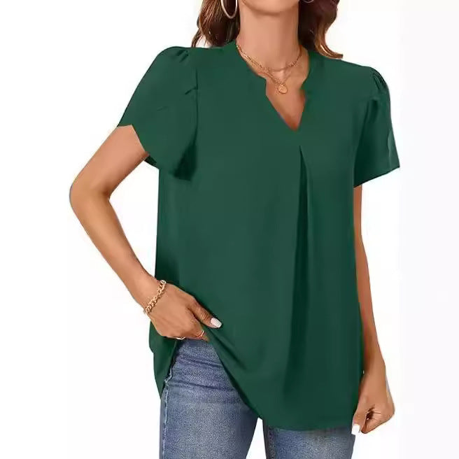 Women's Blouse with Elegant V-Neck Detail and Light Puff Sleeves Mune