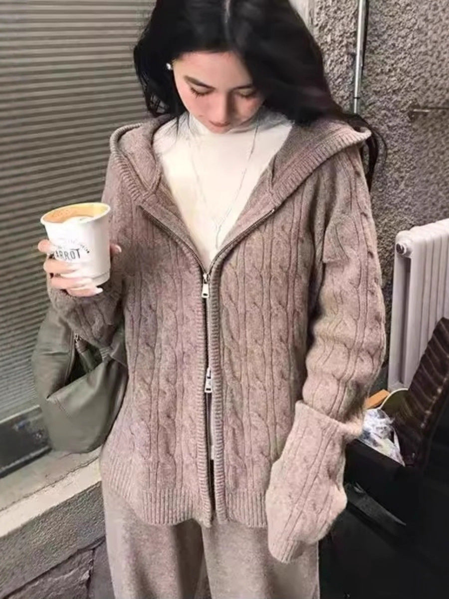 Women's cable-knit cardigan with full zip and tailored fit Mune Fashion