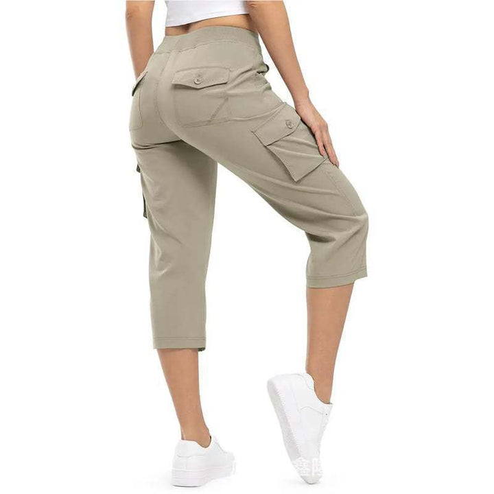 Women's capri cargo pants in Bermuda length with high waist and patch flap pockets Mune Fashion