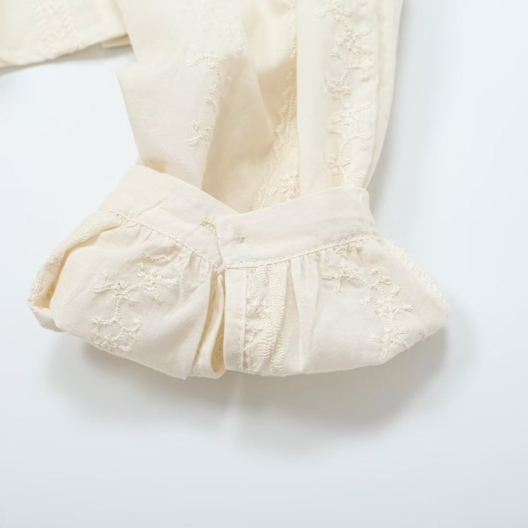 Women's Light Blouse with Lace Trimmings, V-Neck and Fitted Peplum Silhouette Mune Fashion