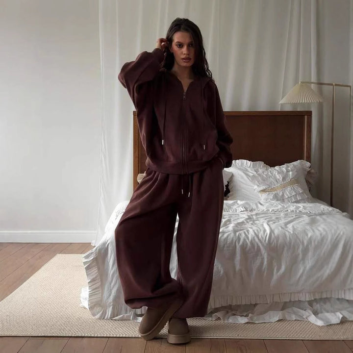 Women's oversized lounge set with zip hoodie, kangaroo pocket, and extra wide high-waist joggers Mune Fashion