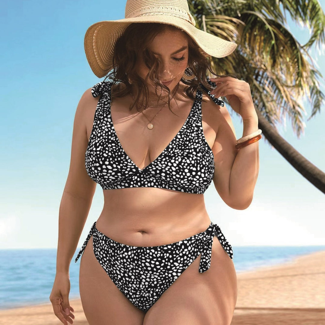 Women Triangle Bikini Set with Playful Knot Design Mune Fashion