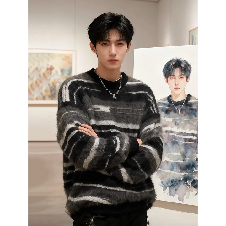 Men's Fashionable Chunky Knit Sweater with Deep V-Neck Mune Fashion