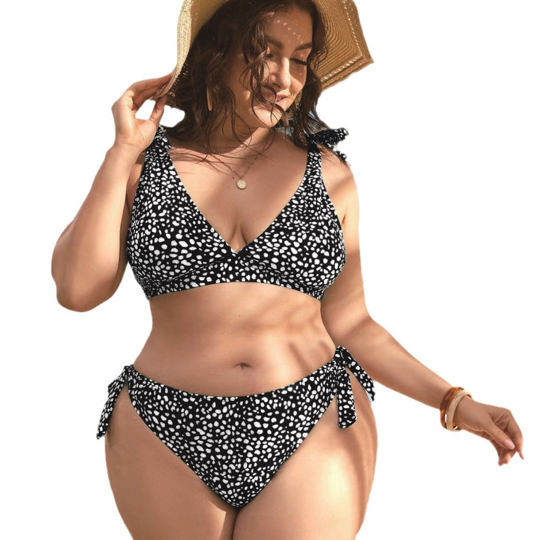 Women's Triangle Bikini with Adjustable Straps and Band Mune Fashion
