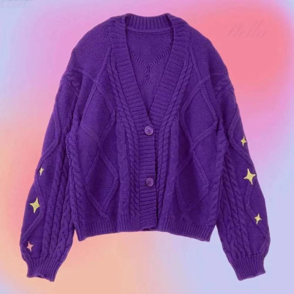 Women's oversized knitted cardigan with cable pattern and star applications V-neck button placket Mune Fashion
