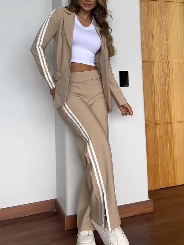 Ladies nan sporty-elegant two-piece blazer set with fitted blazer and wide jogging pants cut with side stripes Mune Fashion