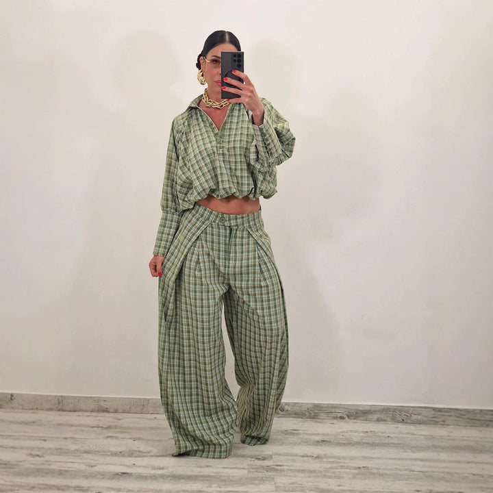 Women's Two-Piece Checked Set with Cropped Oversized Shirt and Wide Pleated Trousers Mune Fashion
