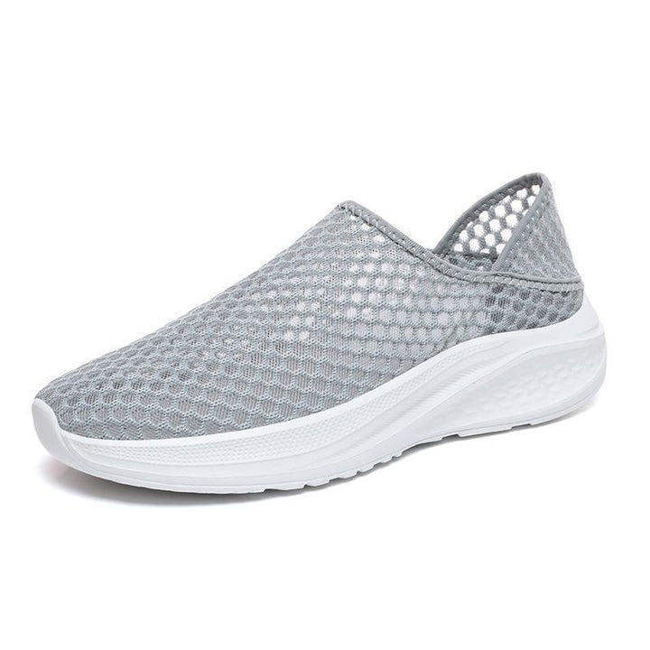 Unisex nan lightweight casual mule with honeycomb mesh, padded insole and slip-resistant outsole Mune Fashion