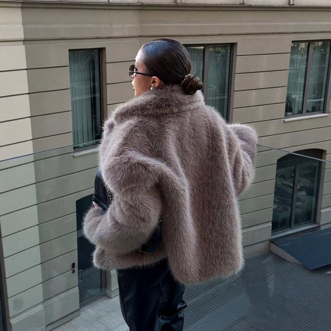 Ladies luxurious short faux fur jacket with wide shawl collar Mune Fashion