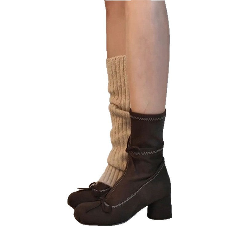 Women's mid-height velvet ankle boots with round toe, decorative seams, and decorative bows Mune Fashion
