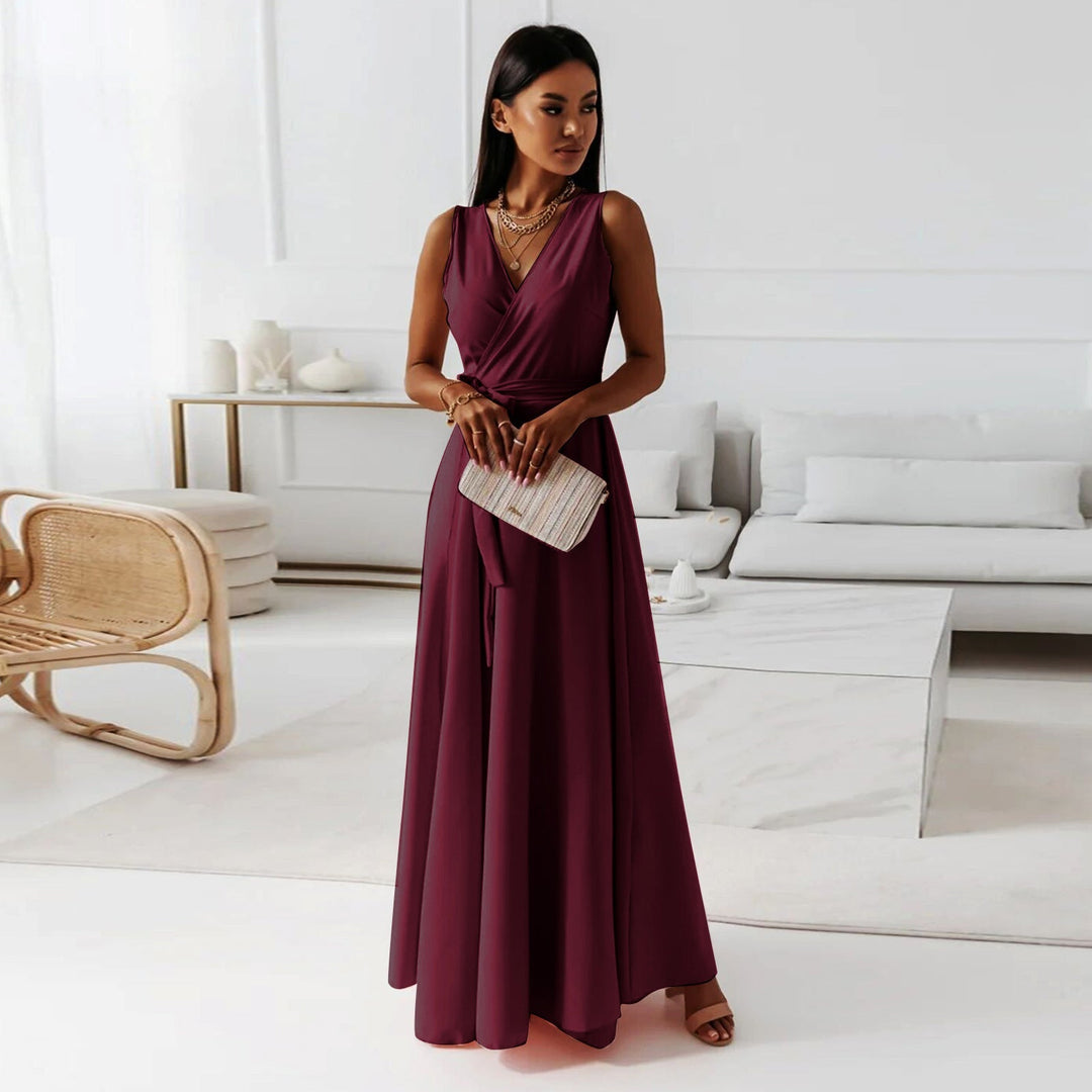 Mune | Elegant Long Women's Dress with V-Neck