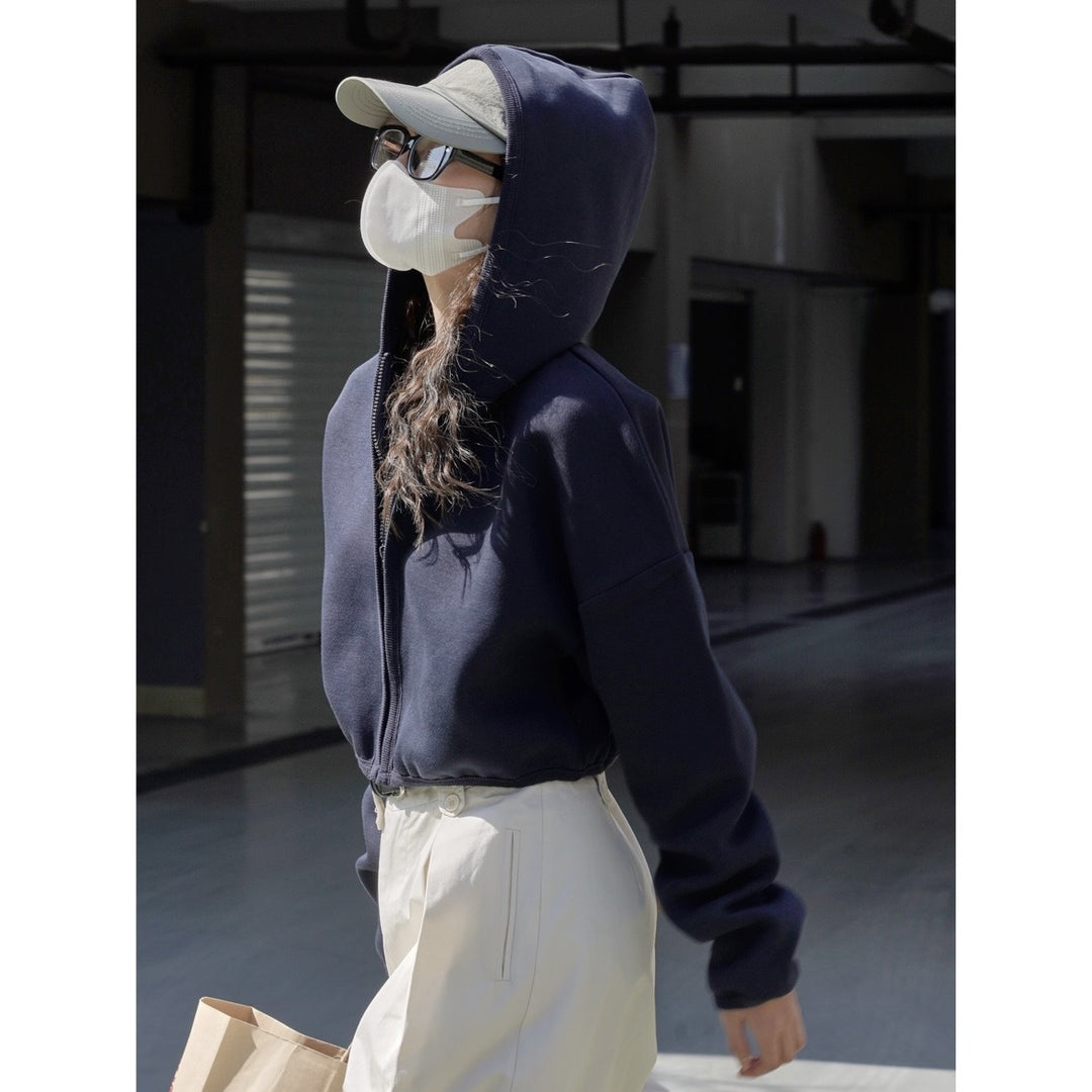 Women short jacket with hood, concealed zipper and elastic hem Mune Fashion