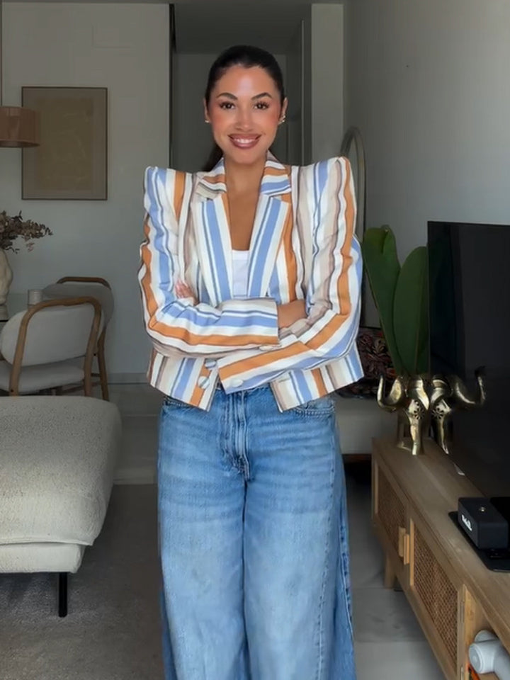 Women's Striped Cropped Blazer with Sculpted Shoulder Mune Fashion