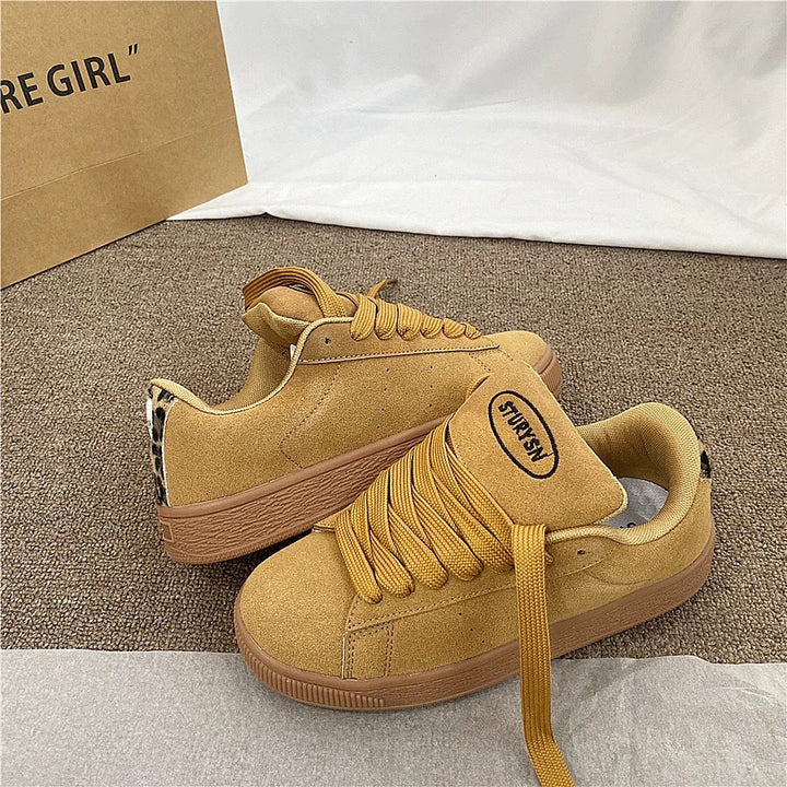 Women's sneakers made of high-quality suede with comfortable lacing system Mune Fashion