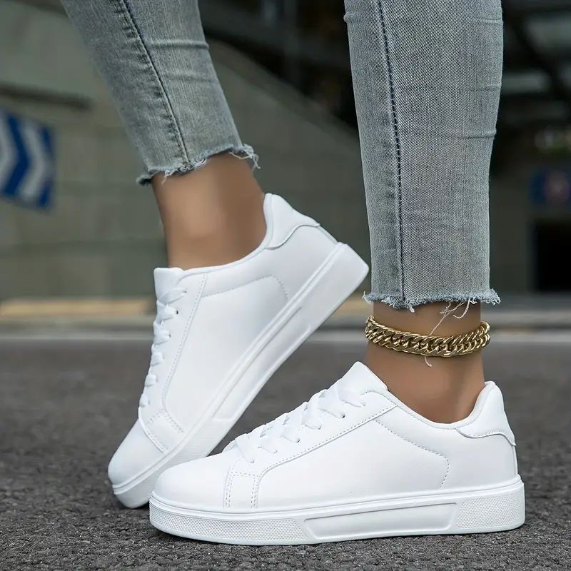 Women's nano minimalist sneakers in vegan leather look with padded comfort sole Mune Fashion