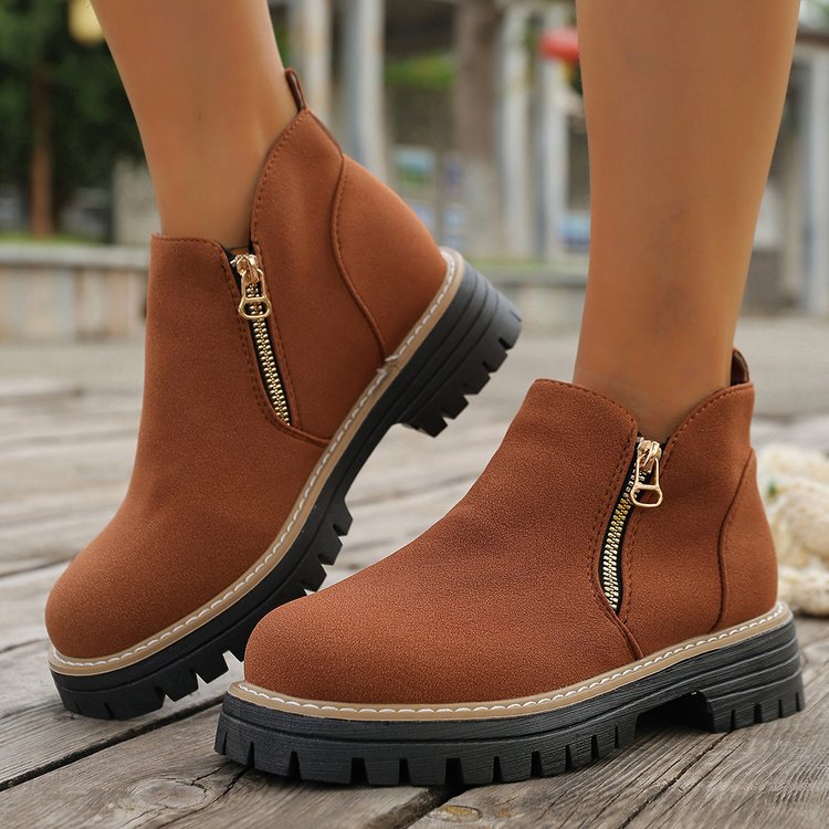 Ladies Ankle Boots with chunky tread sole and side zipper Mune Fashion