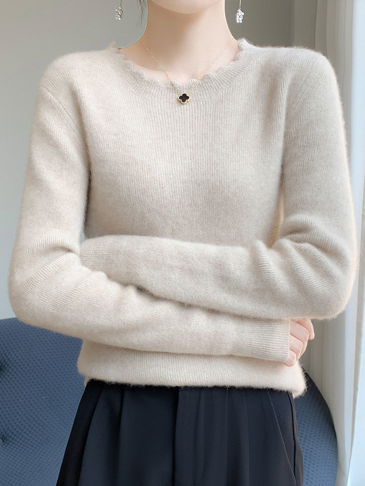 Women's Soft Fine Knit Sweater with Wavy Round Neckline and Cashmere-like Surface Mune Fashion
