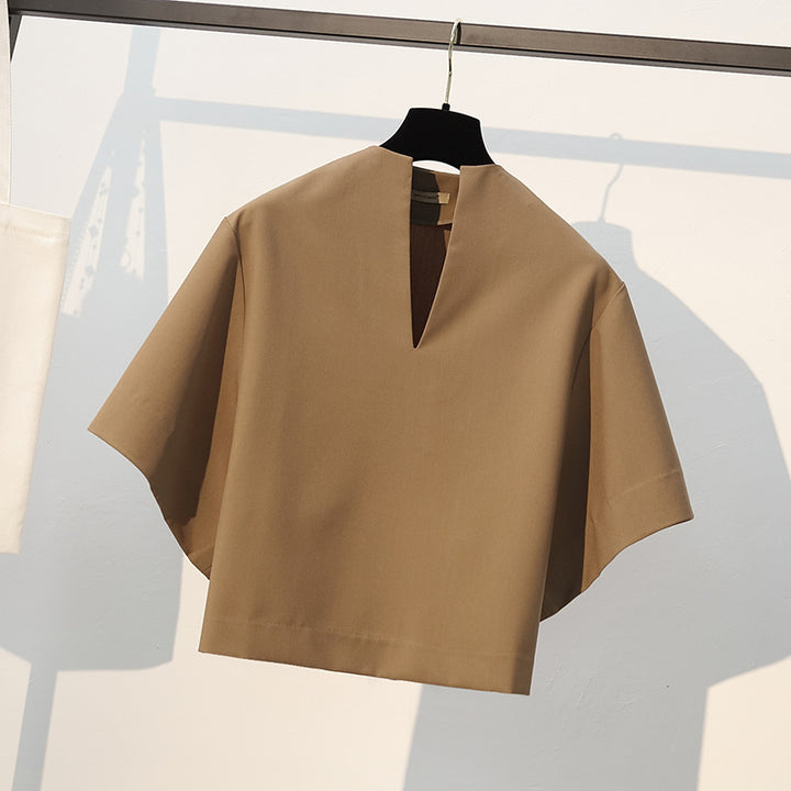 Ladies Elegant Blouse with V-Neck and Loose Fit Mune Fashion