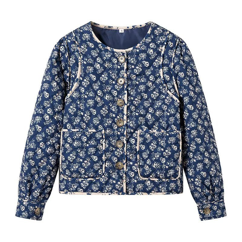 Women's quilted jacket with floral all-over pattern, round neckline and patch pockets Mune Fashion