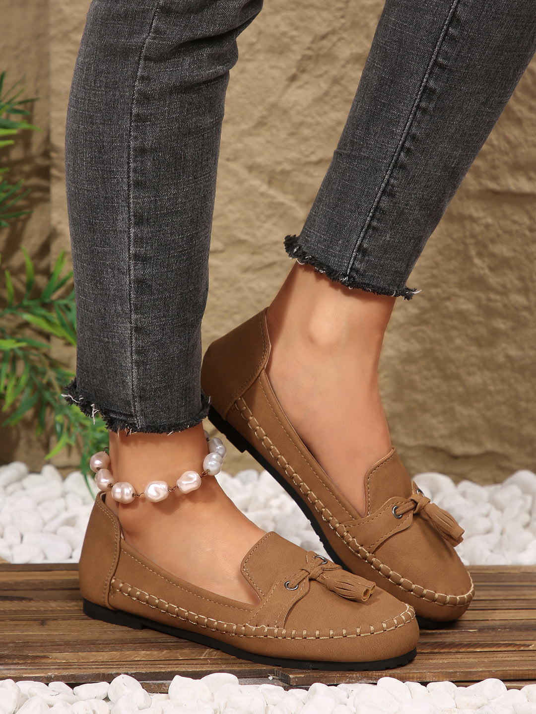 Women’s classic moccasin slippers with tassels and soft comfort insole Mune Fashion