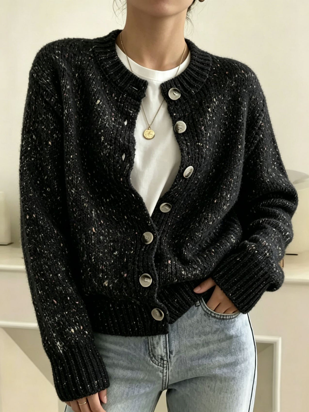 Women's chunky knit short cardigan with round neckline and marled tweed effect Mune Fashion