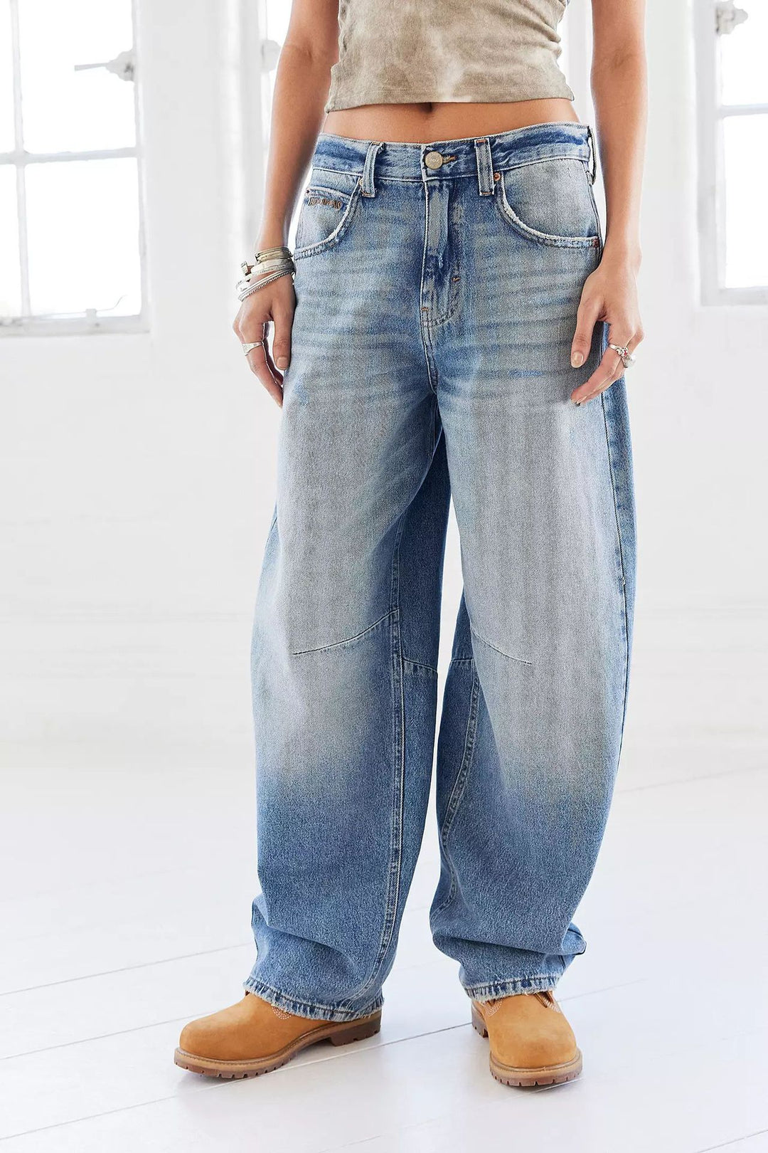 Women's wide low-slung baggy jeans with knee panels and relaxed fit Mune Fashion