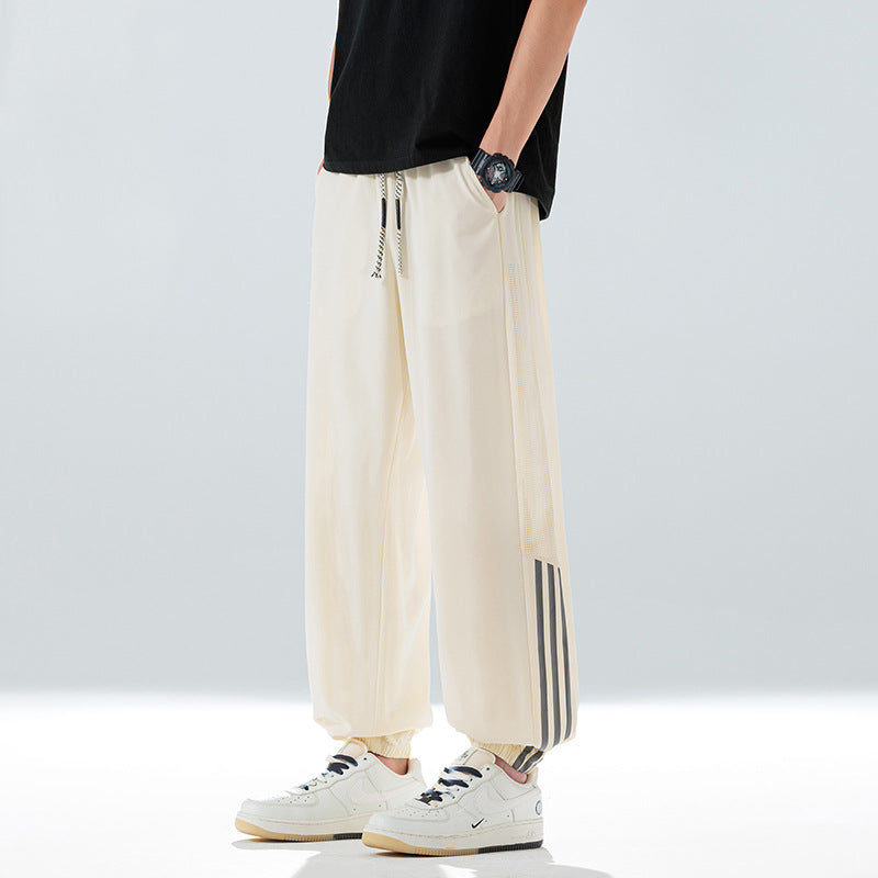 Men's sporty leisure pants with breathable properties
