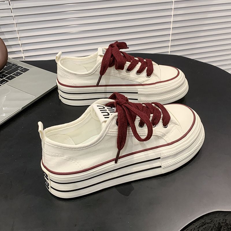 Women’s sporty sneakers with sturdy sole and breathable canvas by Mune Fashion