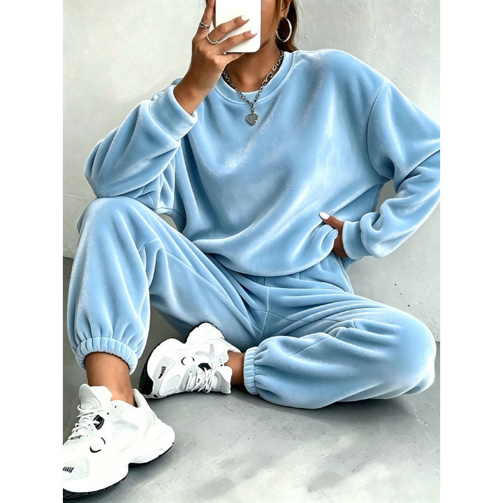 Women's Cozy Velvet Lounge Set with Oversized Sweatshirt and Jogger Pants Mune Fashion
