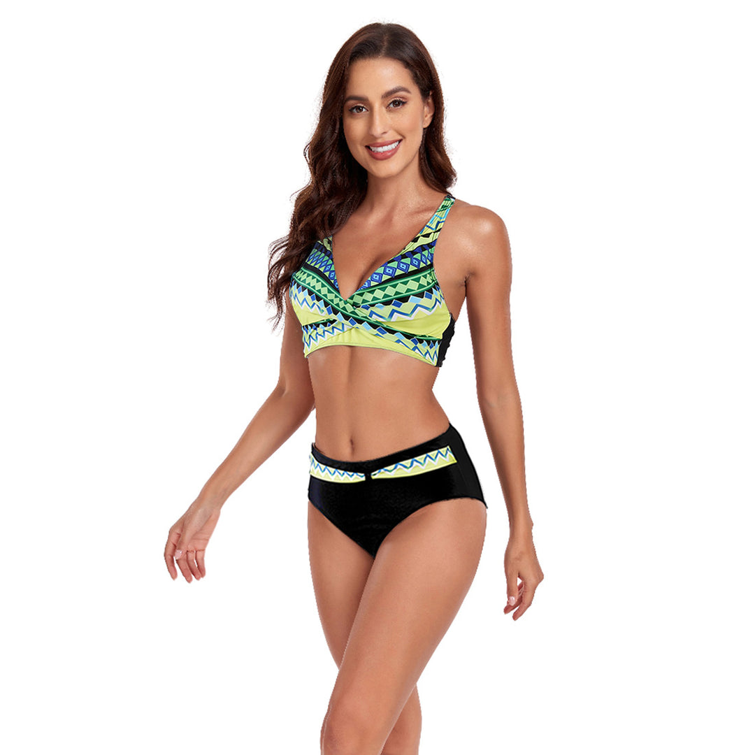 Women's sporty bikini set with trendy cut and modern graphic design Mune Fashion