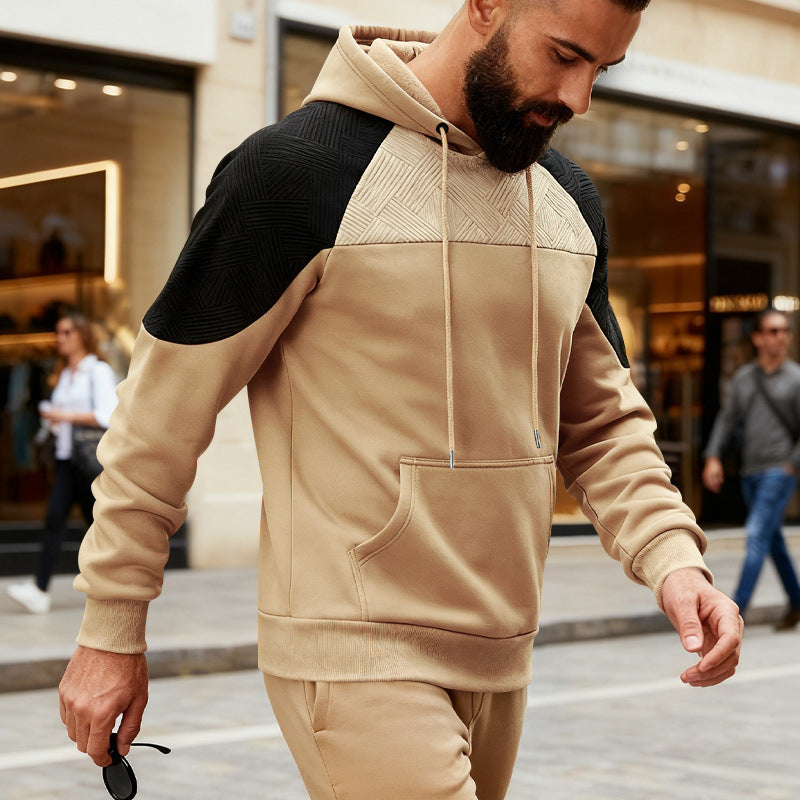 Men's hoodie with textured shoulder yoke, kangaroo pocket and raglan sleeves Mune Fashion