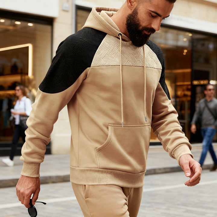 Men's hoodie with textured shoulder yoke, kangaroo pocket and raglan sleeves Mune Fashion