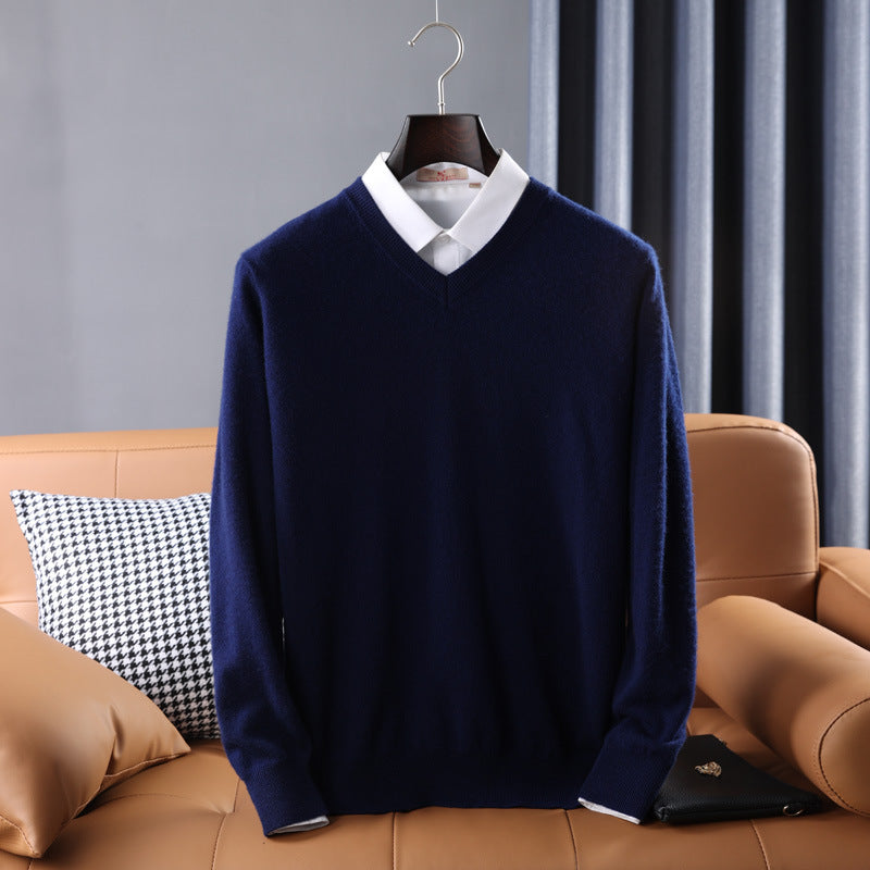 Men's Slim Fit Round Neck Sweater made of fine Cashmere Blend with subtle Rib Edge
