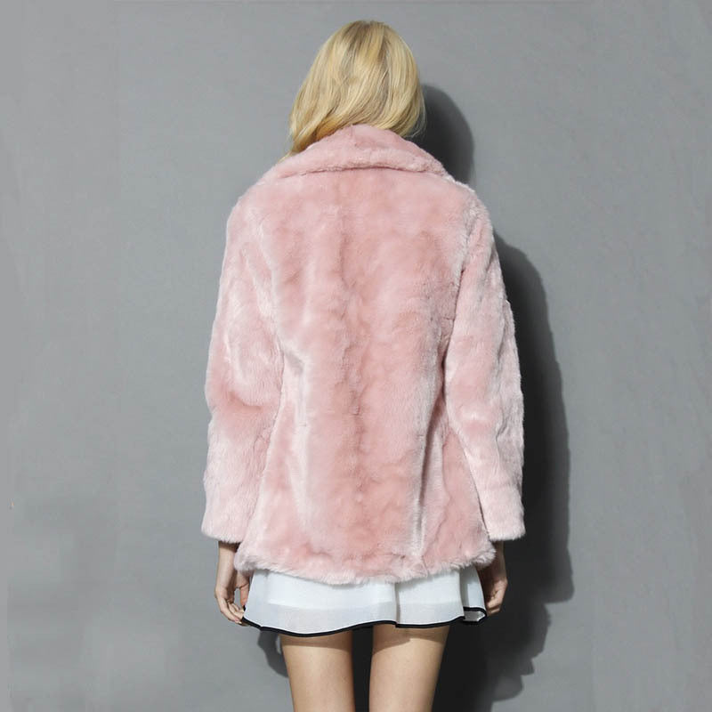 Women's short jacket made of soft faux fur with open cut and boxy silhouette Mune Fashion