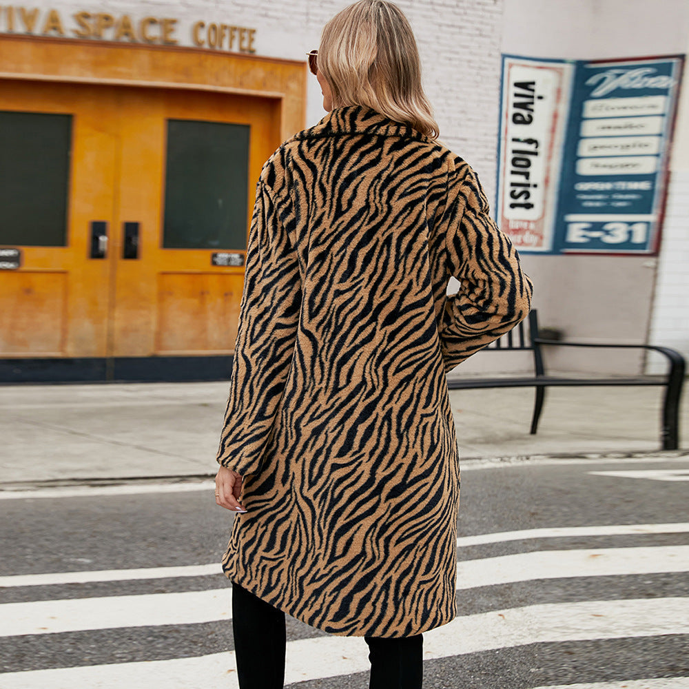 Women Elegant Faux Fur Coat In Zebra Design Mune