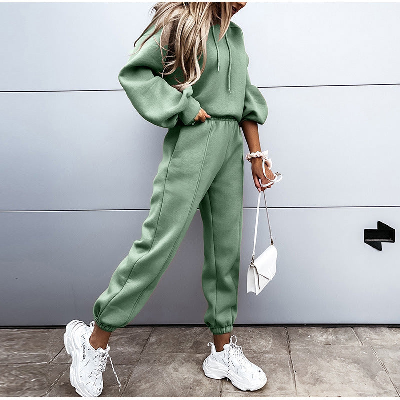Women cozy lounge two-piece set with oversized hoodie, balloon sleeves, and tailored joggers Mune Fashion