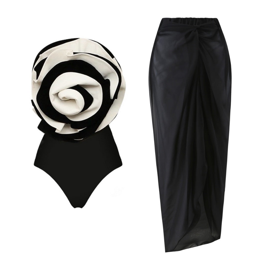 Women's swimsuit with decorative rose motif Mune Fashion