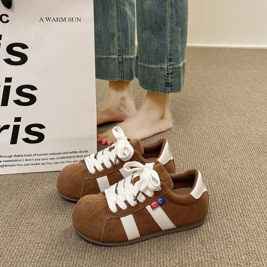Women's sneakers made of high-quality suede with a sporty silhouette Mune Fashion
