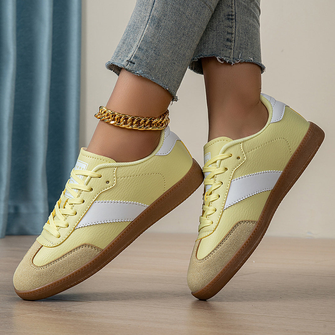 Ladies retro-inspired sneakers with low cut, rubber sole and suede toe cap Mune Fashion