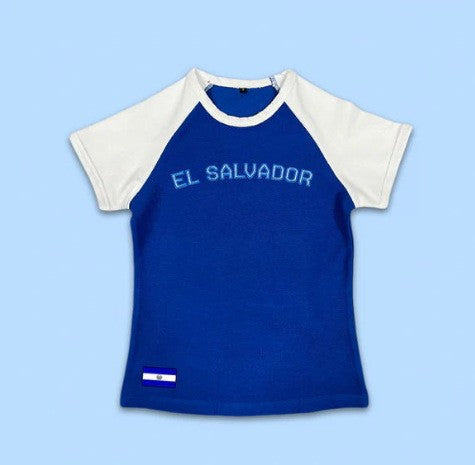 Women's fitted short-cut fan crop shirt with contrast collar and embroidered flag patch Mune Fashion