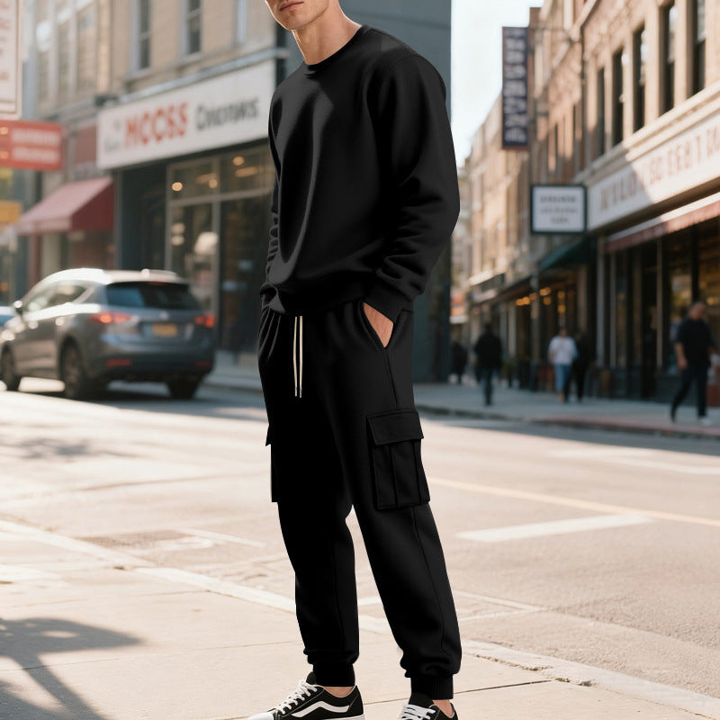Men's utility cargo jogger made of French terry with multiple flaps & drawstring system