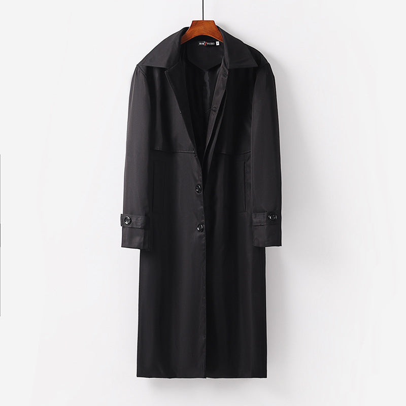 Women's lightweight trench coat with concealed button placket and shoulder cape Mune Fashion