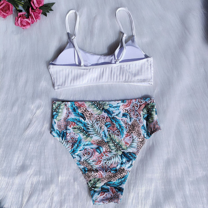 Women's bikini set with floral design and trendy cut Mune Fashion