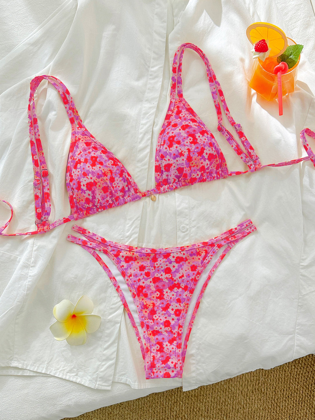 Women's Triangle Bikini with Floral Patterns Mune Fashion