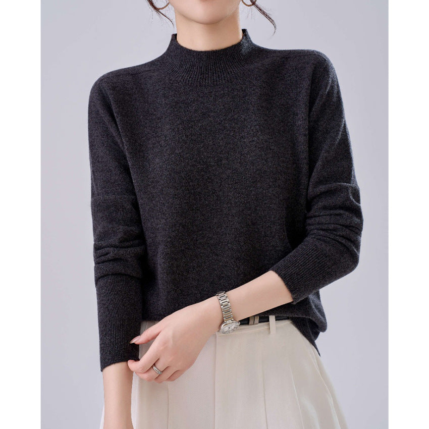 Women's fine knit roll neck with slightly tailored fit and ribbed cuffs Mune Fashion