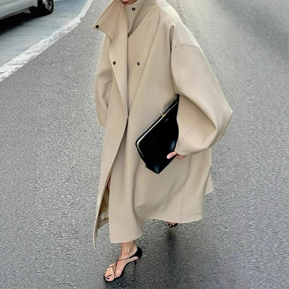 Ladies coat in minimalist midi cut with stand-up collar and concealed button placket Mune Fashion